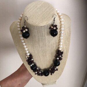 Pearl and garnet jewelry set